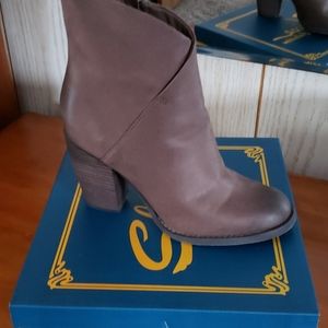 Taupe Sbicca Vintage Collection